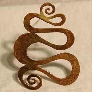 Vintage rare De Barra brass pin brooch